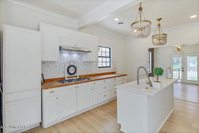 4017 Pine Hill Drive, Jackson, MS 39206