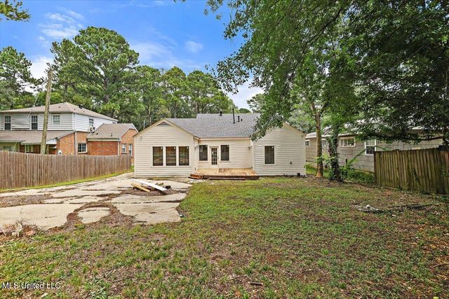 4017 Pine Hill Drive, Jackson, MS 39206