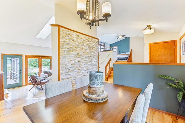 5209 Comanche Way, Madison, WI 53704