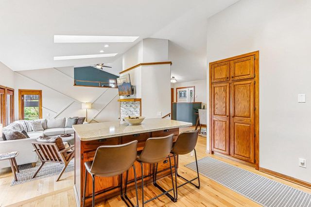 5209 Comanche Way, Madison, WI 53704