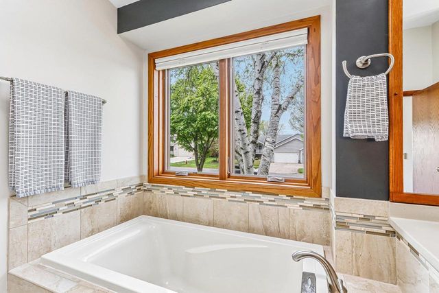 5209 Comanche Way, Madison, WI 53704