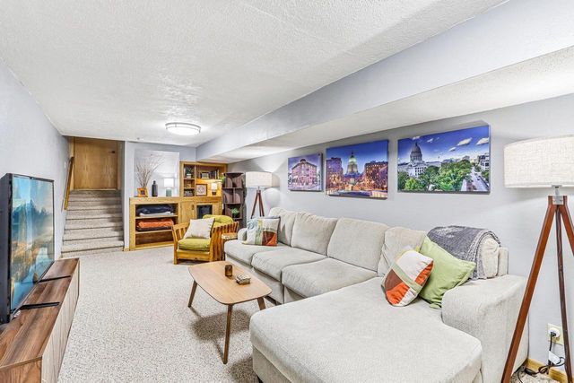 5209 Comanche Way, Madison, WI 53704