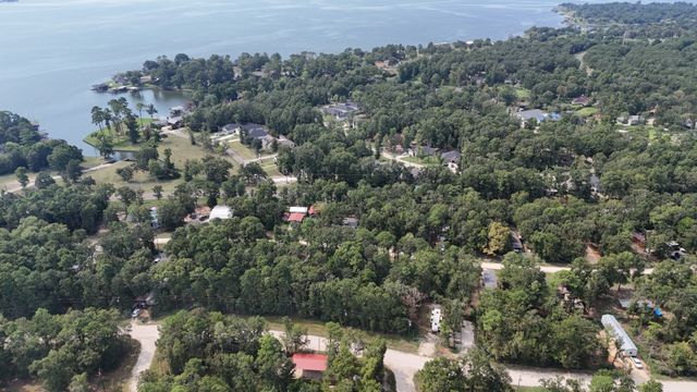 552 Alta Vista Drive, Livingston, TX 77351