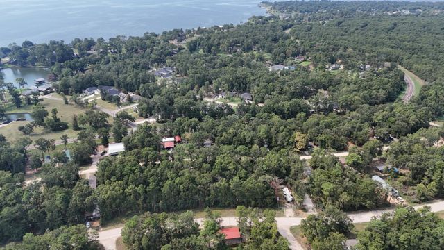 552 Alta Vista Drive, Livingston, TX 77351