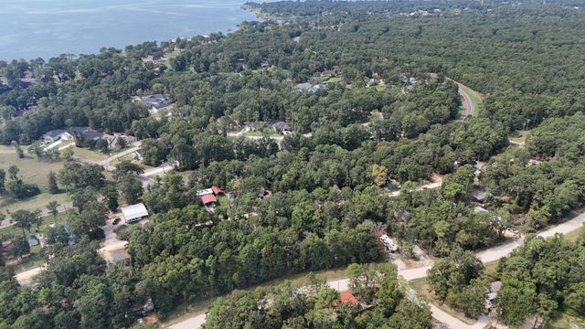 552 Alta Vista Drive, Livingston, TX 77351