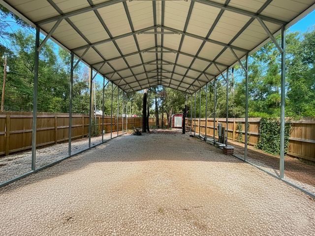 552 Alta Vista Drive, Livingston, TX 77351