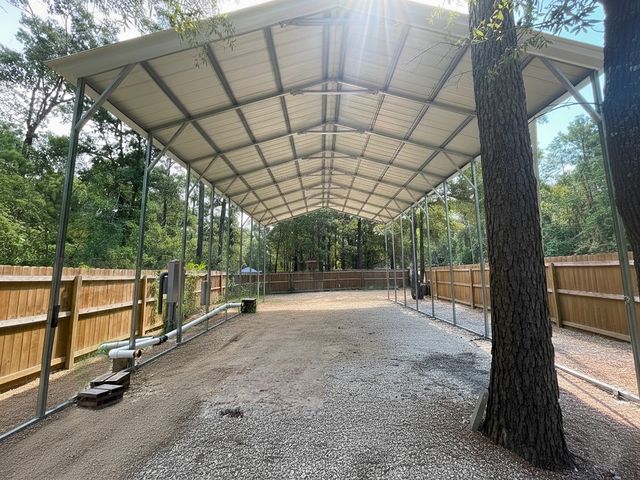 552 Alta Vista Drive, Livingston, TX 77351