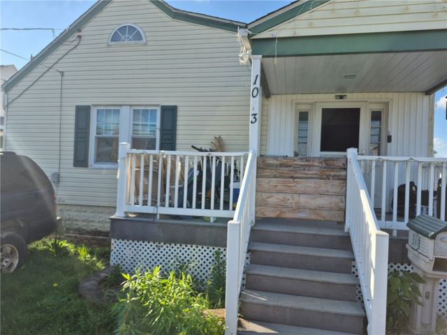 1013 Henry St, Belle Vernon, PA 15012