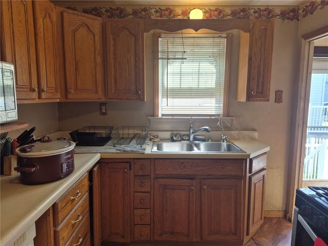 1013 Henry St, Belle Vernon, PA 15012