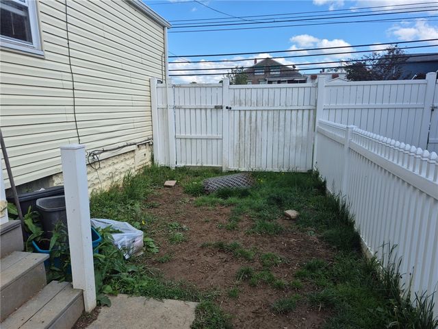1013 Henry St, Belle Vernon, PA 15012