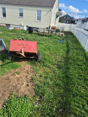 1013 Henry St, Belle Vernon, PA 15012