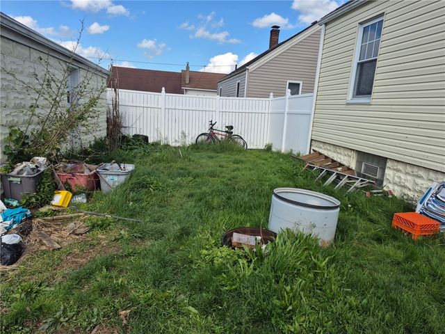 1013 Henry St, Belle Vernon, PA 15012