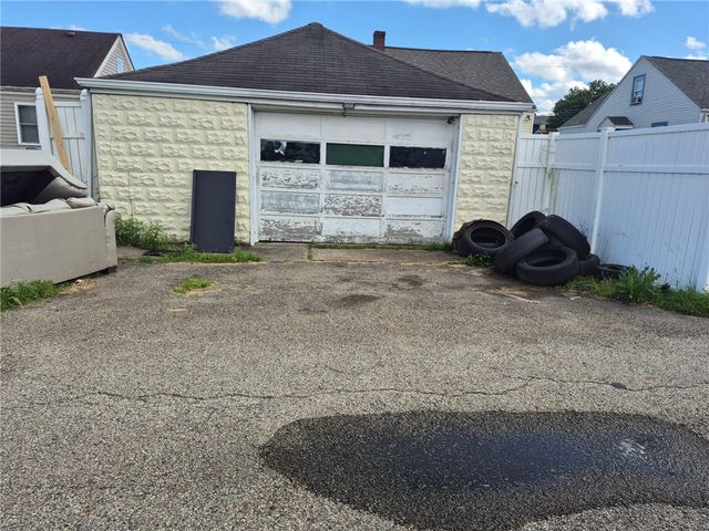1013 Henry St, Belle Vernon, PA 15012