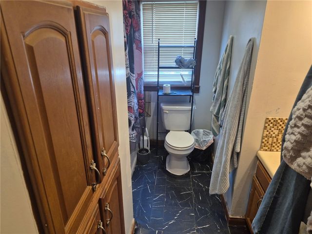 1013 Henry St, Belle Vernon, PA 15012
