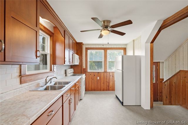 200 N Indiana Avenue, Sellersburg, IN 47172