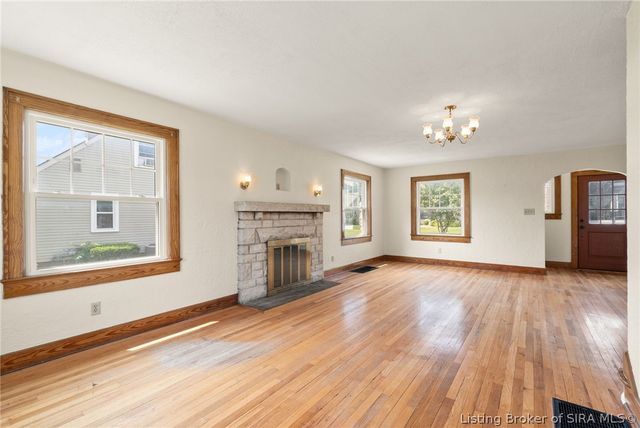 200 N Indiana Avenue, Sellersburg, IN 47172