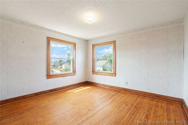 200 N Indiana Avenue, Sellersburg, IN 47172
