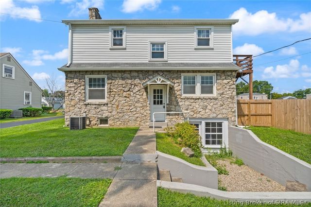 200 N Indiana Avenue, Sellersburg, IN 47172