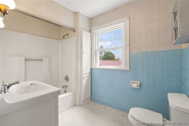 200 N Indiana Avenue, Sellersburg, IN 47172