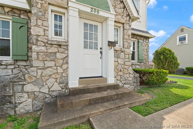 200 N Indiana Avenue, Sellersburg, IN 47172