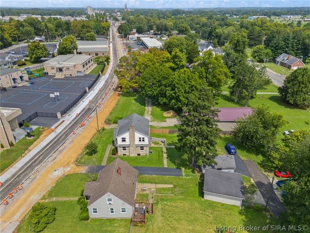 200 N Indiana Avenue, Sellersburg, IN 47172