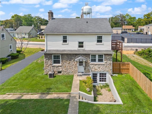 200 N Indiana Avenue, Sellersburg, IN 47172