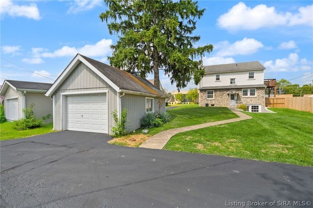 200 N Indiana Avenue, Sellersburg, IN 47172