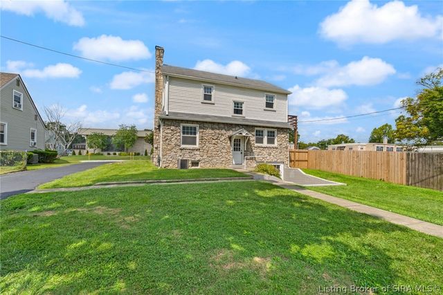 200 N Indiana Avenue, Sellersburg, IN 47172