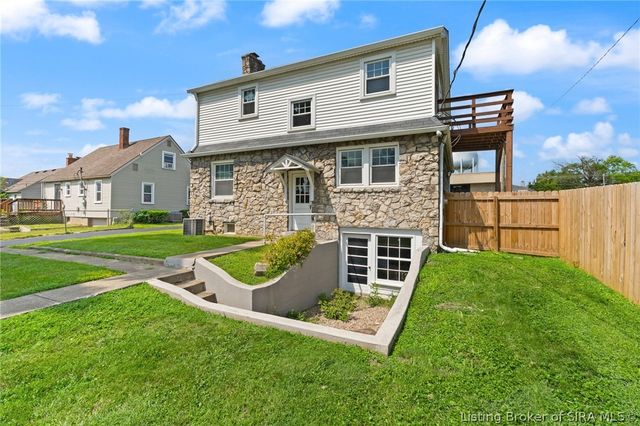 200 N Indiana Avenue, Sellersburg, IN 47172