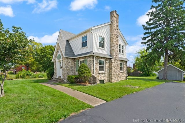 200 N Indiana Avenue, Sellersburg, IN 47172