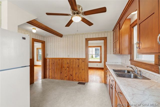 200 N Indiana Avenue, Sellersburg, IN 47172