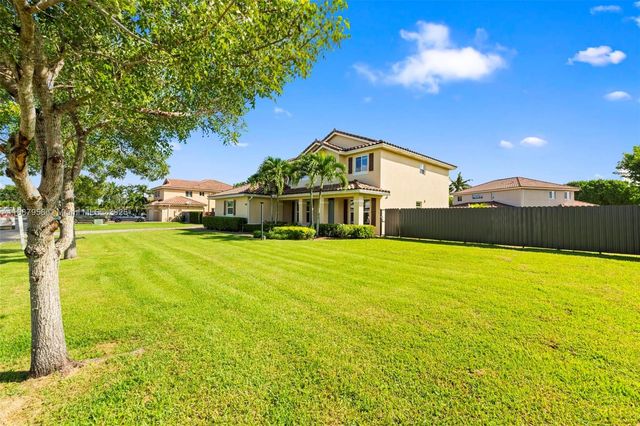 2147 NW 15th Pl, Homestead, FL 33030