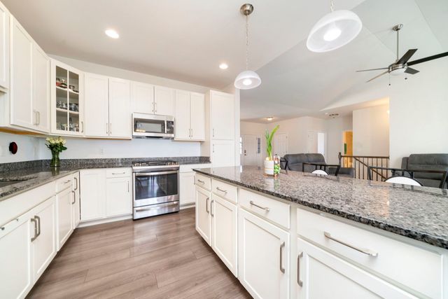 429 E Dekalb Drive, Maple Park, IL 60151