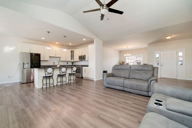 429 E Dekalb Drive, Maple Park, IL 60151