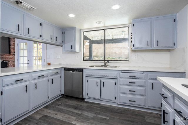 2705 Puder Street, Bakersfield, CA 93306