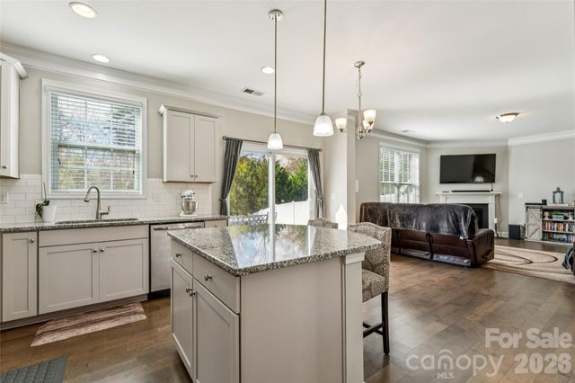 3896 Lake Breeze Drive, Sherrills Ford, NC 28673