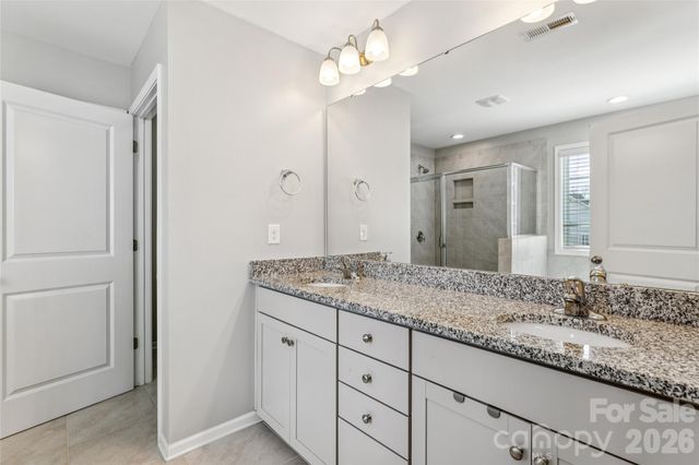 3896 Lake Breeze Drive, Sherrills Ford, NC 28673