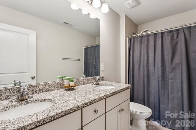 3896 Lake Breeze Drive, Sherrills Ford, NC 28673
