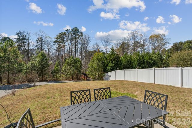 3896 Lake Breeze Drive, Sherrills Ford, NC 28673
