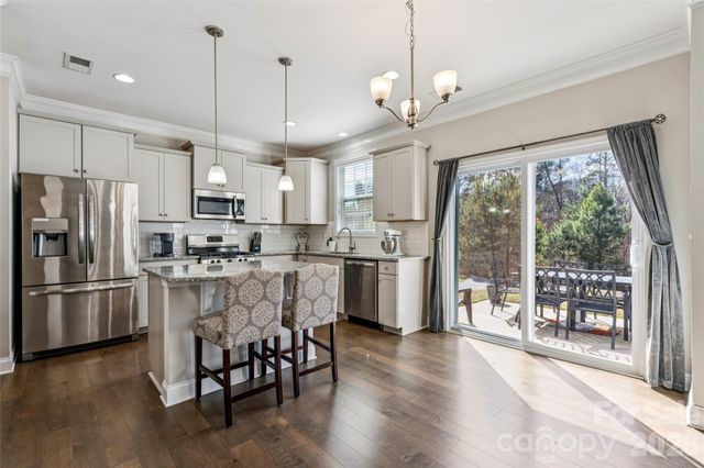 3896 Lake Breeze Drive, Sherrills Ford, NC 28673