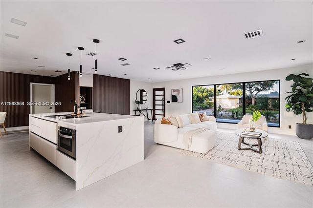 5561 NE 28th Avenue, Fort Lauderdale, FL 33308