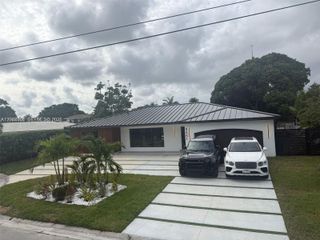 5561 NE 28th Avenue, Fort Lauderdale, FL 33308
