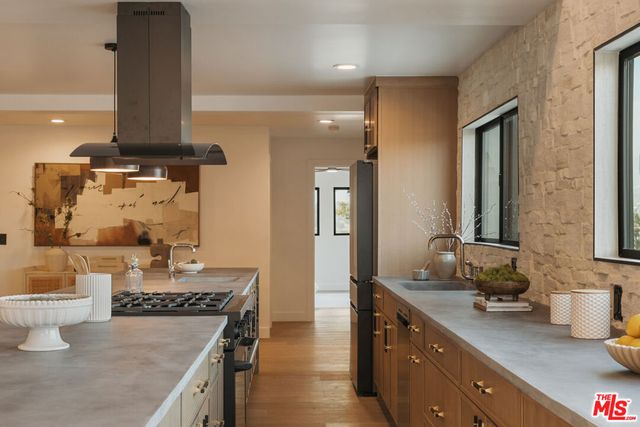 2474 Silver Ridge Avenue, Los Angeles, CA 90039