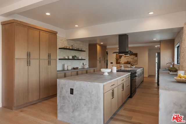 2474 Silver Ridge Avenue, Los Angeles, CA 90039