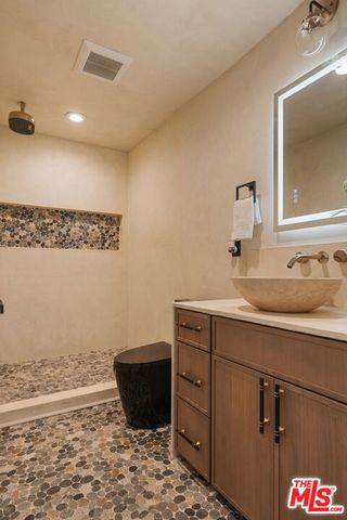 2474 Silver Ridge Avenue, Los Angeles, CA 90039