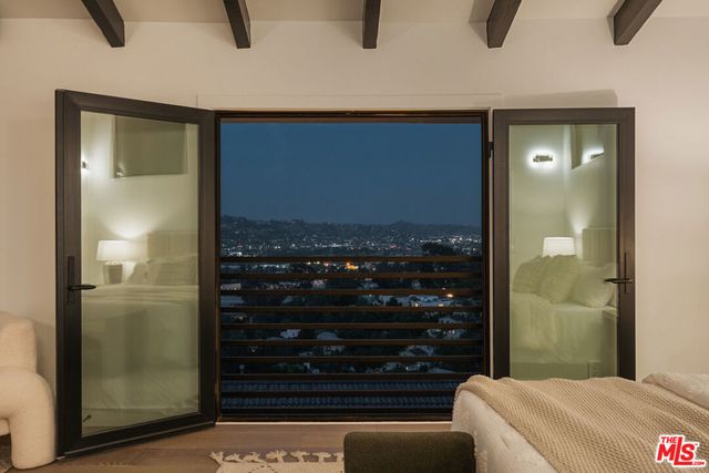 2474 Silver Ridge Avenue, Los Angeles, CA 90039