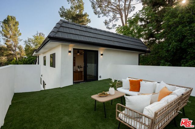 2474 Silver Ridge Avenue, Los Angeles, CA 90039