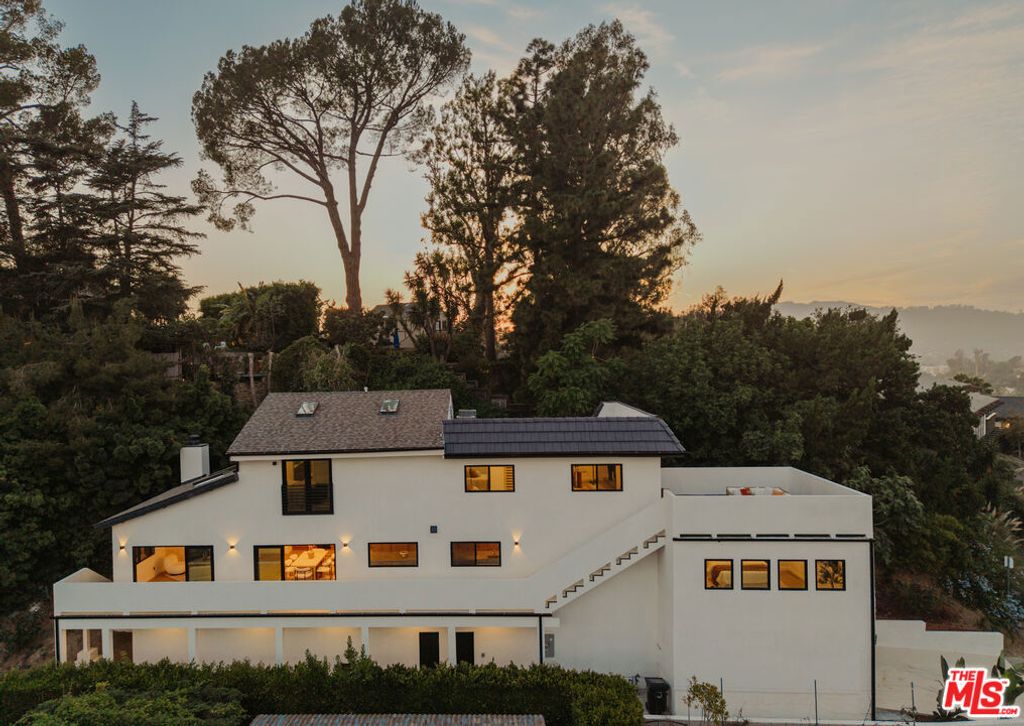2474 Silver Ridge Avenue, Los Angeles, CA 90039