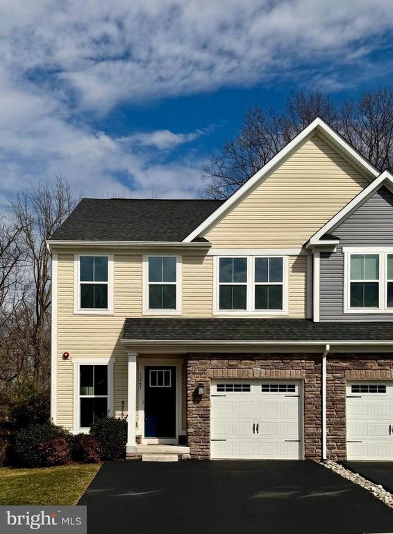 1261 BENJAMIN DR, Kennett Square, PA 19348