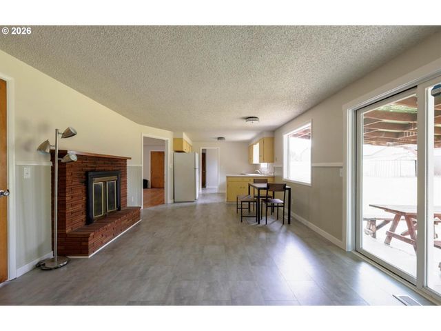 1210 RIVER BEND Rd, Salem, OR 97304